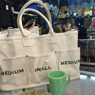 ヴィンテージ・古着・アメカジ専門店のヤード・ウェアハウスがお届けする、超人気商品VegieBagです。