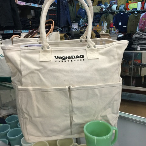 ヴィンテージ・古着・アメカジ専門店のヤード・ウェアハウスがお届けする、超人気商品VegieBagです。