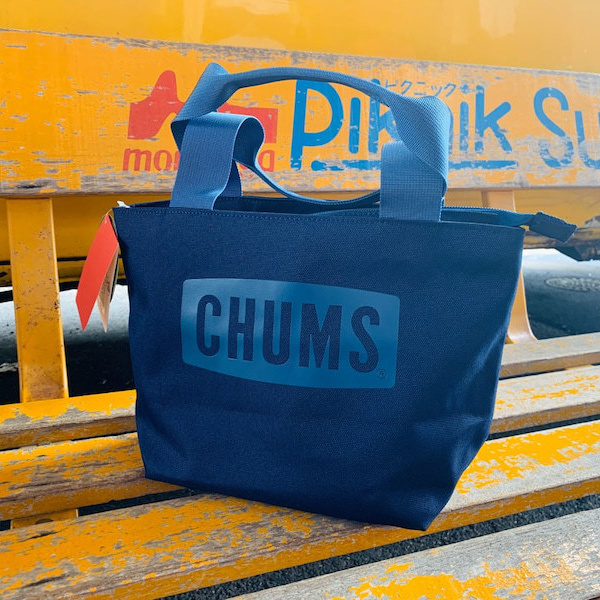 人気アメリカンアウトドアブランド、CHUMSのミニトートバッグです。
