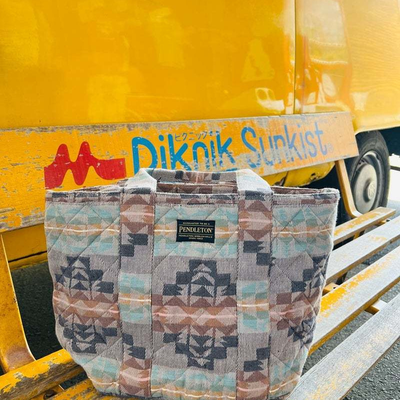 ヴィンテージ・古着・アメカジ専門店のヤード・ウェアハウスがお届けする、可愛いバッグです。