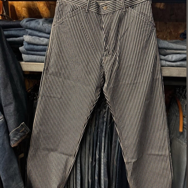 人気アメカジブランド、フェローズのヒッコリーワークパンツです。