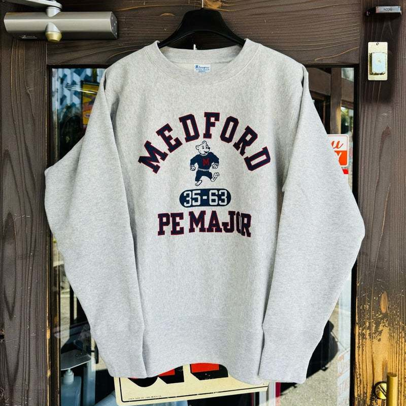 定番アメカジブランド、Champion チャンピオンのリバースウィーブです。