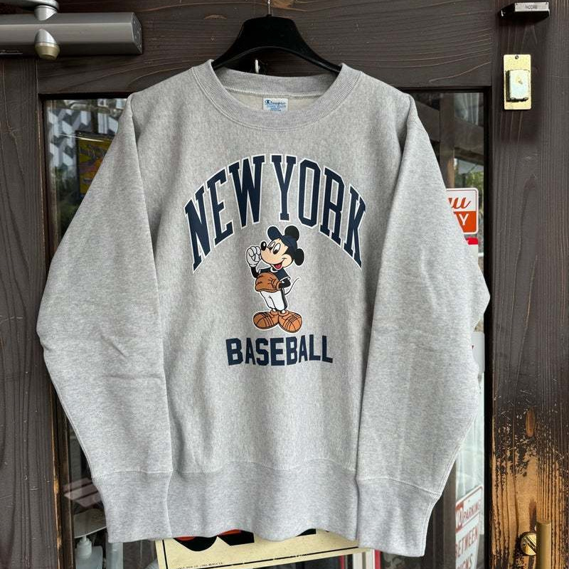 定番アメカジブランド、Champion チャンピオンの超限定リバースウィーブです。