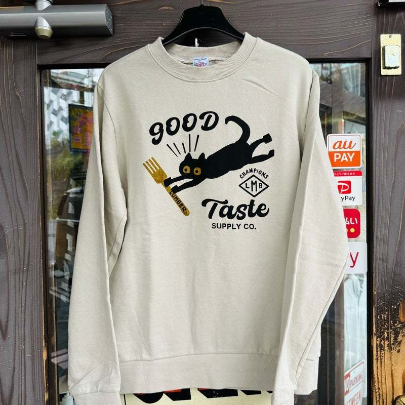 人気のパーカです。