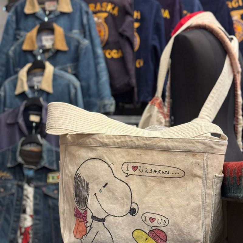 ヴィンテージ・古着・アメカジ専門店のヤード・ウェアハウスがお届けする、可愛いバッグです。
