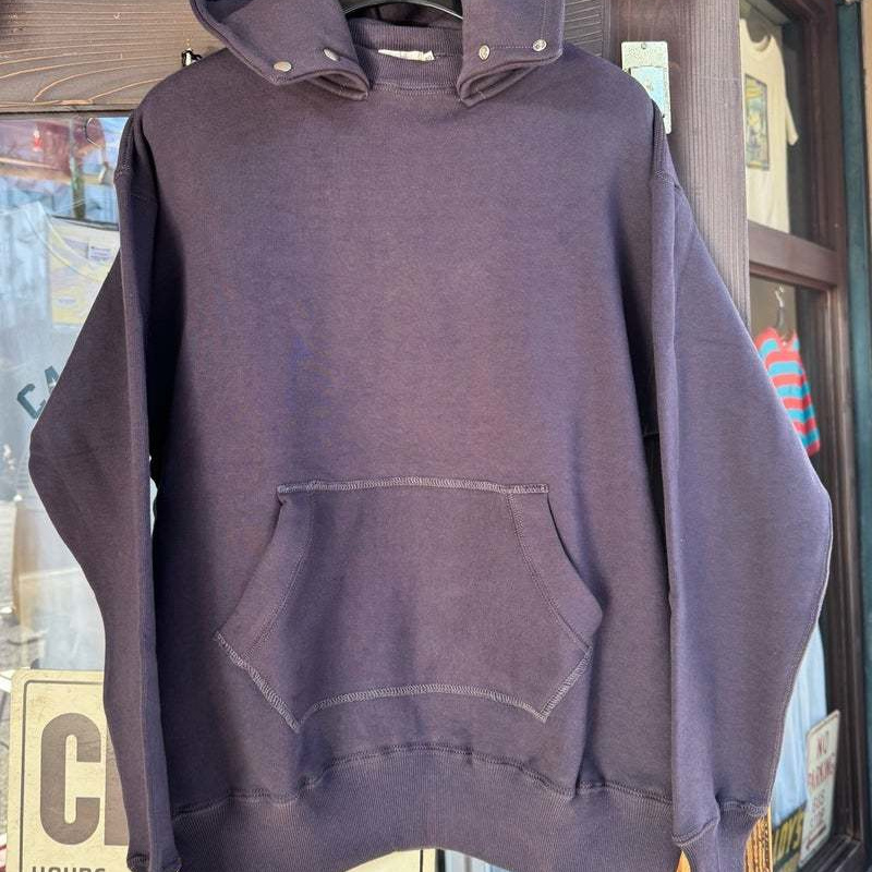 本格派アメカジ・デニムブランド、WAREHOUSE(ウェアハウス)のリバースウィーブスウェットです。