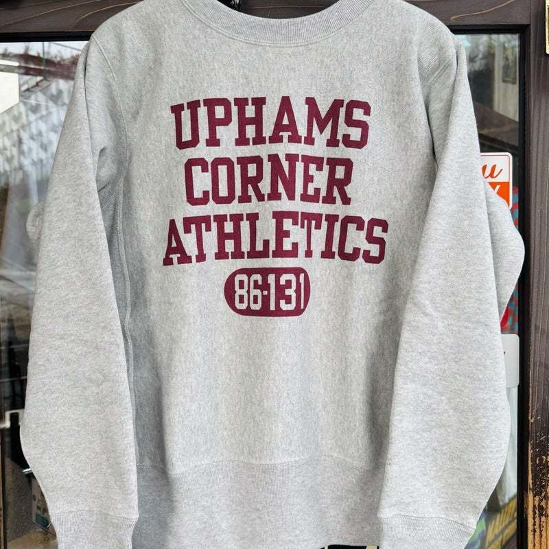 定番アメカジブランド、Champion チャンピオンの超限定リバースウィーブスウェットです。