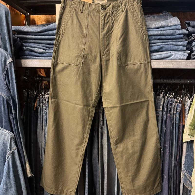 人気のパンツです。