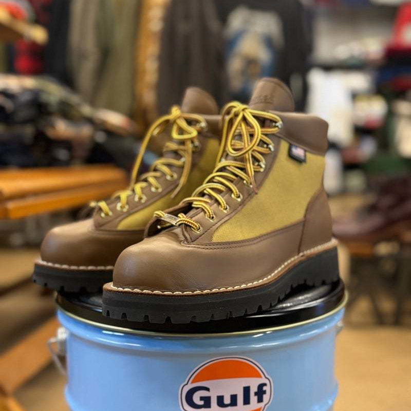 人気のスニーカーです。