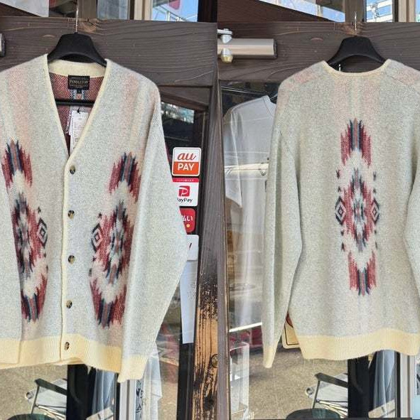 人気のモヘアカーディガンです。