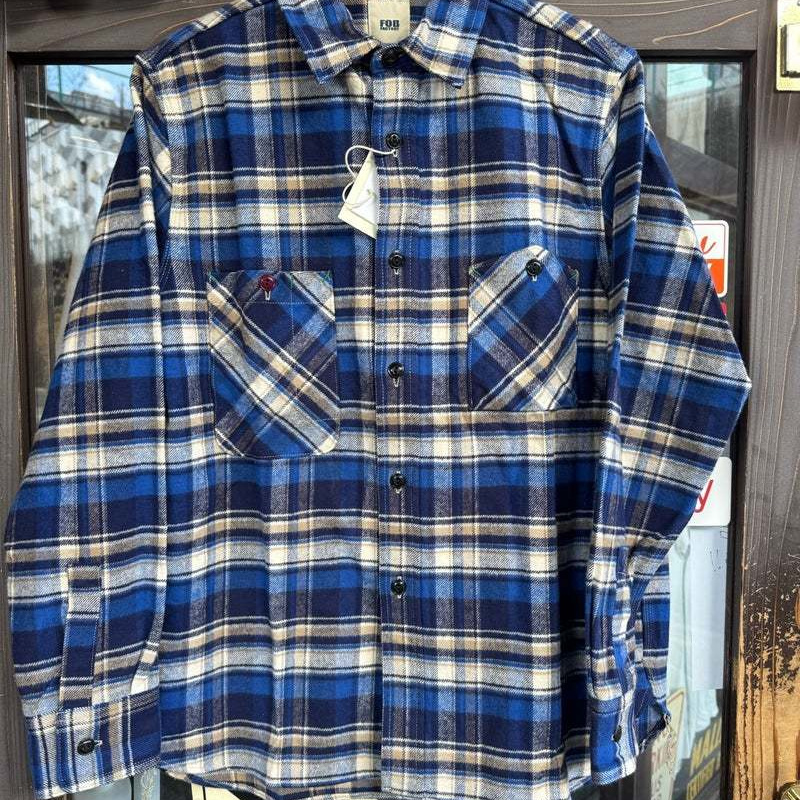 人気のネルシャツです。