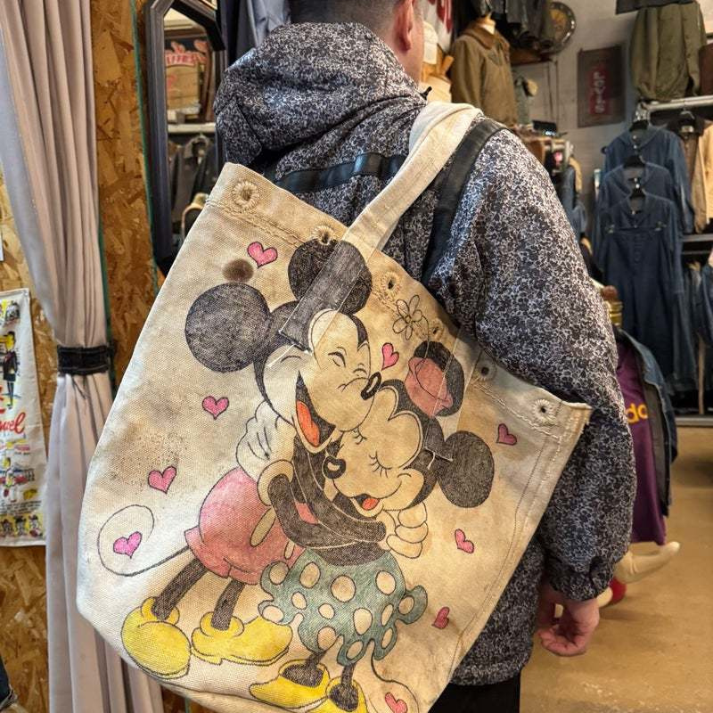 ヴィンテージ・古着・アメカジ専門店のヤード・ウェアハウスがお届けする、可愛いバッグです。